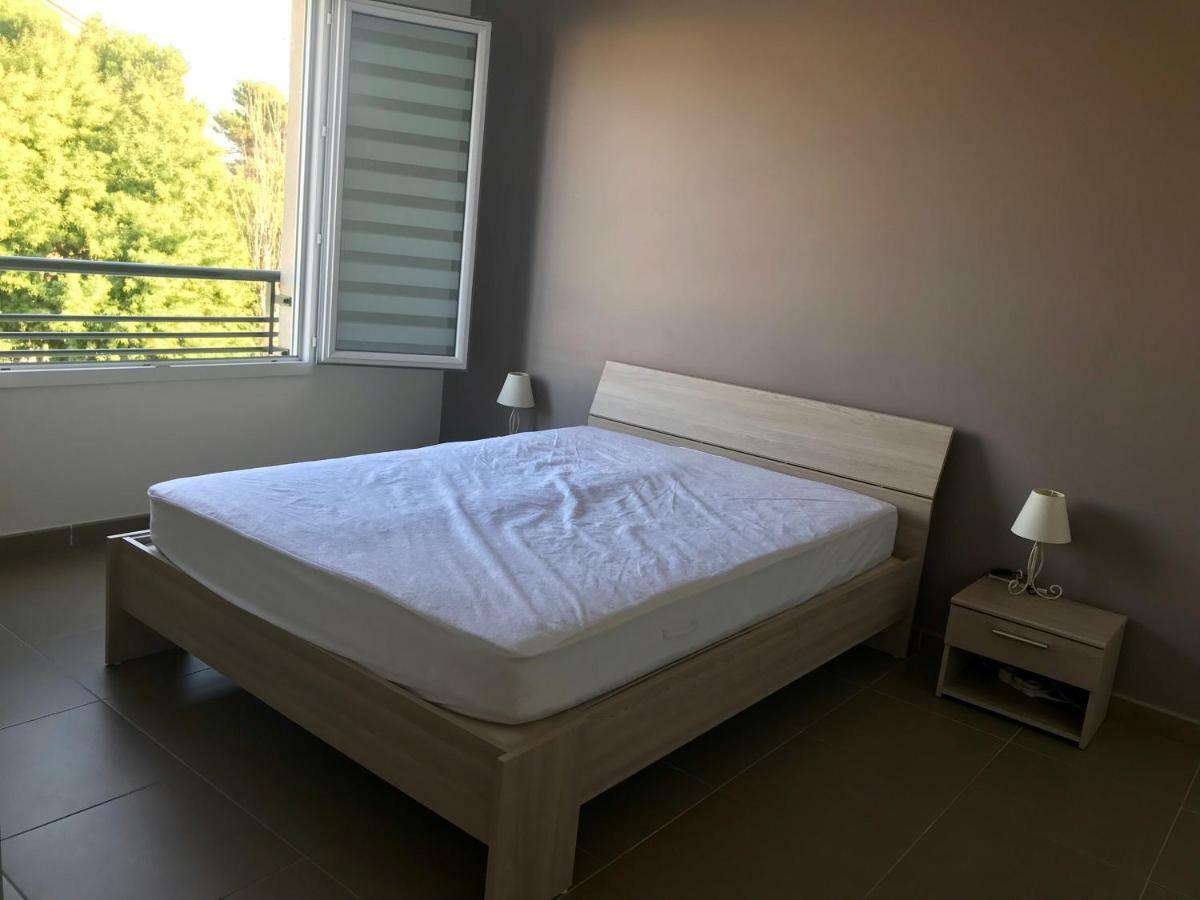 Apartamento Appart' Au Port Fréjus Exterior foto