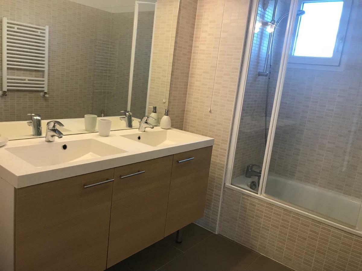 Apartamento Appart' Au Port Fréjus Exterior foto